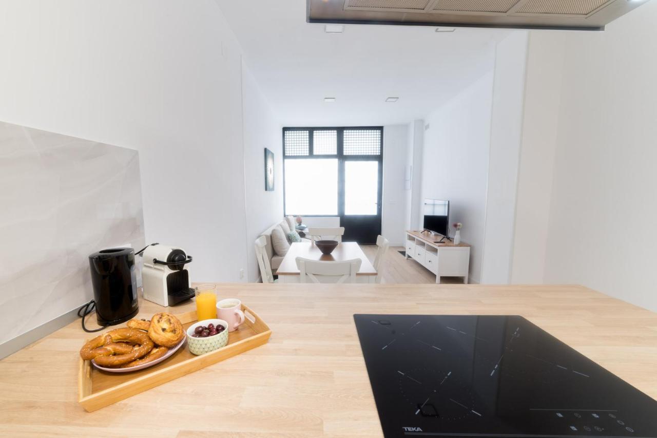 Moonkey - Apto. Albeniz, Con Acogedor Patio Alicante Exterior photo